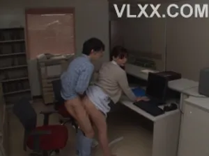 Đừng thủ dâm nữa và đến đây làm tình với em ở bàn này! 4K